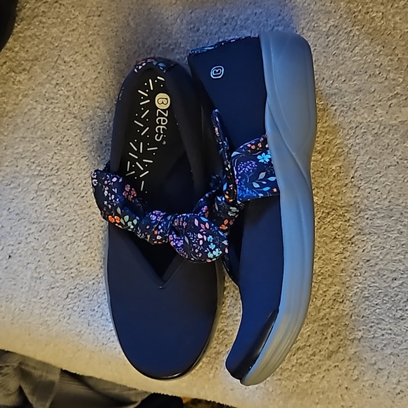 9 Bzees PLAYFUL Slip On Navy  Comfort Padded Insole Sneaker Shoe Multicolor Bow - Picture 3 of 7